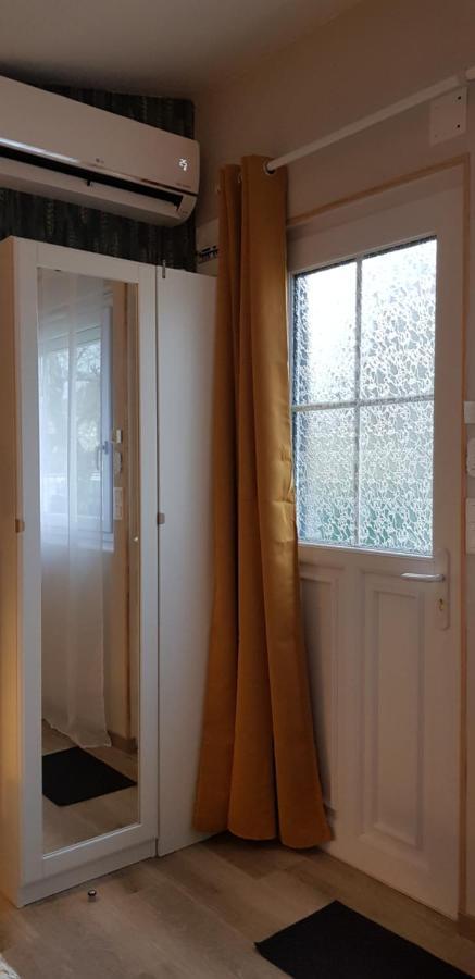 Agreable Petite Maison Proche Joigny Chamvres Exterior foto