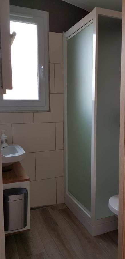 Agreable Petite Maison Proche Joigny Chamvres Exterior foto
